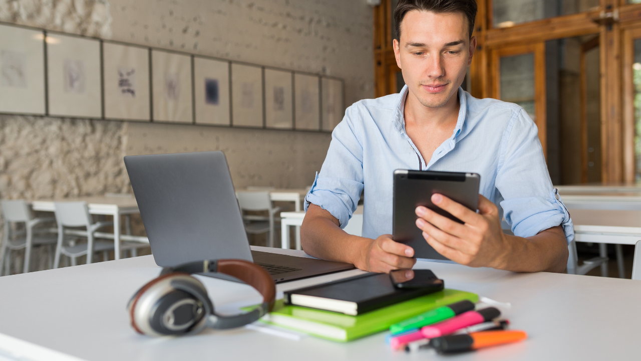 5 Expert Tips for Starting Your College Application